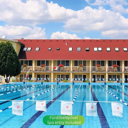 Komárom Het Vezer Apartmanhotel מראה חיצוני תמונה